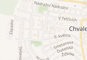 U Kulturního domu v obci Chvaletice - mapa ulice