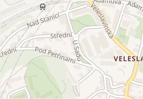 U sadu v obci Praha - mapa ulice