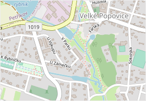 V parku v obci Velké Popovice - mapa ulice