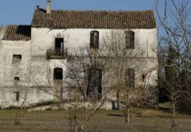 Domů, které nikdo neobývá, jsou v Česku tisíce Z jakých příčin budovy nejčastěji chátrají?