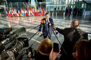 Ministi zahrani NATO potvrdili v Bruselu jednotn postoj proti rusk agresi