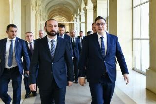 Ministr Lipavsk jednal s armnskm ministrem zahrani o bezpenostn situaci na Jinm Kavkazu