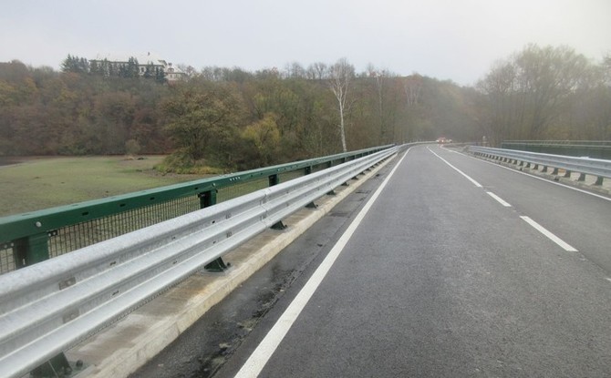 Most mezi Valchou a Liticemi