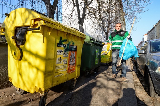 Doklid odpadk (fotografie: M. Pecuch)