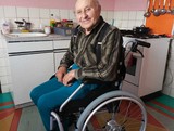 Prvnm klientem byl 97let druhovlen vetern Frantiek Sochora, kter obdrel skldac invalidn vozk.
