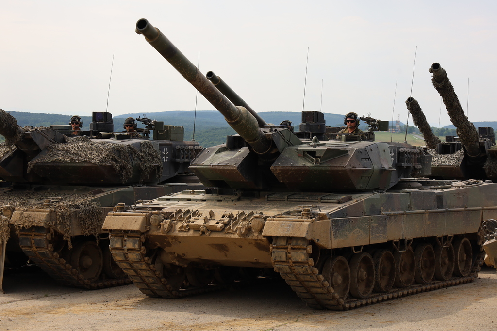 Zklad tankov roty zaazen v MN BG SVK tvo tanky Leopard 2A6.