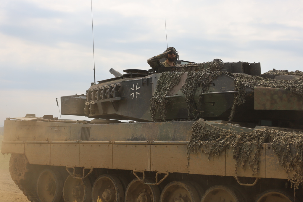 ern baret nen zcela domnou tankovch jednotek Bundeswehru, ale tankist se odliuj svm tankovm odznakem od ostatnch jednotek.