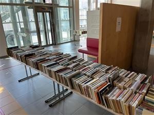 Bazar vyazench knih
