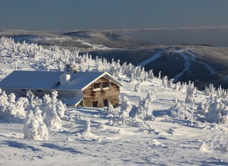 Zima v Krkonoch lk na perliky, adrenalin i ob stavebnici 