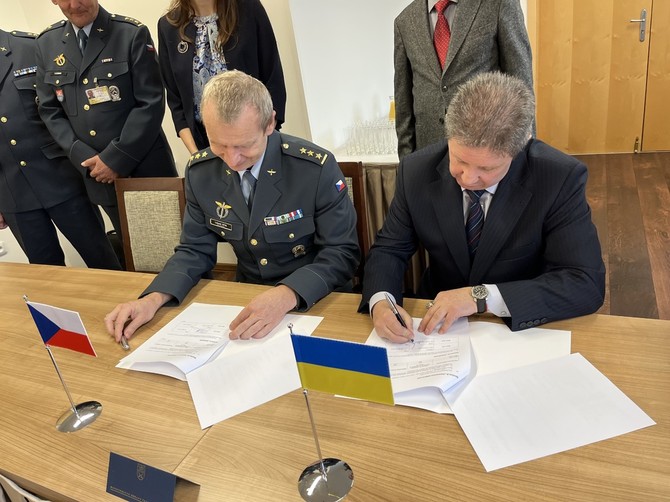 Z podpisu Dohody o vzjemnm uznn vojenskch leteckch autorit