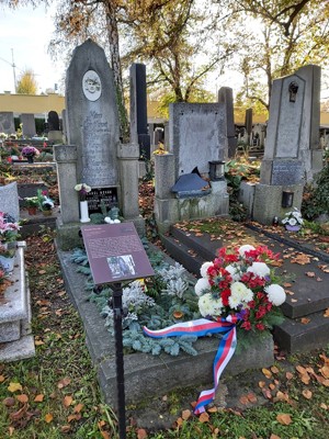 estn hrob Karla Novka (foto: K. Zvinov)