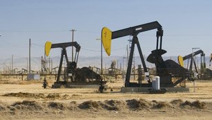 Konen ropn bk: ern zlato bude zdraovat pekvapiv brzy, tvrd Barclays