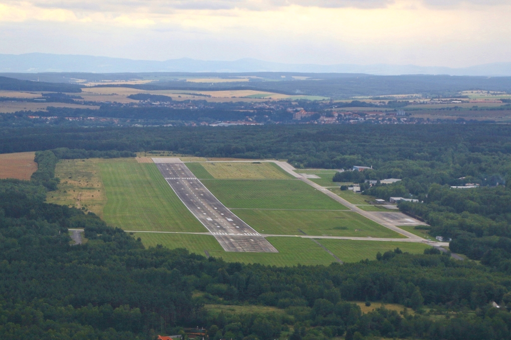 Ministerstvo obrany zachov provoz letit Plze-Lin ve stvajcm rozsahu