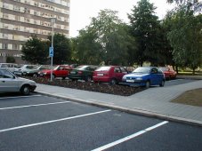 Valkova - parkovit mezi domy