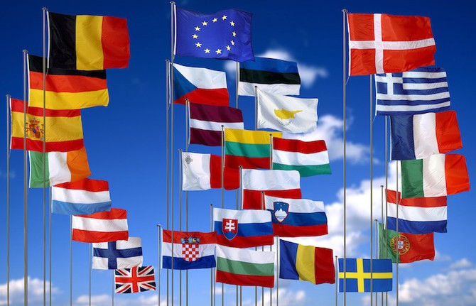European-Union_flags