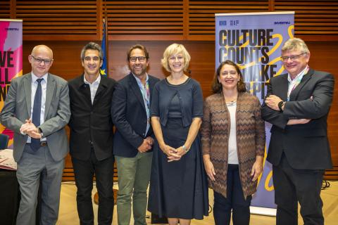 photo of the signing ceremony with, from left to right: Vincent Van Steensel, David Grumbach, The Archers, Frdric Fiore, Logical Content Ventures, Renate Nikolay, Ana Vizcaino, CERSA, Rafael Lambea, CREA