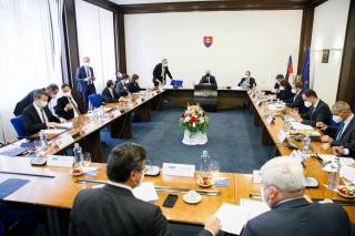 Ministr Kulhnek jednal v Bratislav se svmi protjky ze skupiny C5