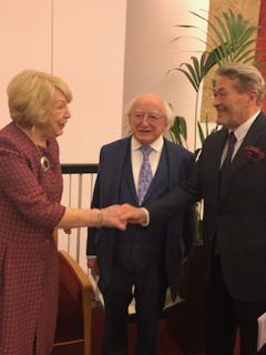 Prezident Irska Michael D. Higgins s manelkou Sabinou Higgins a Velvyslanec R v Irsku Petr Kyntetr