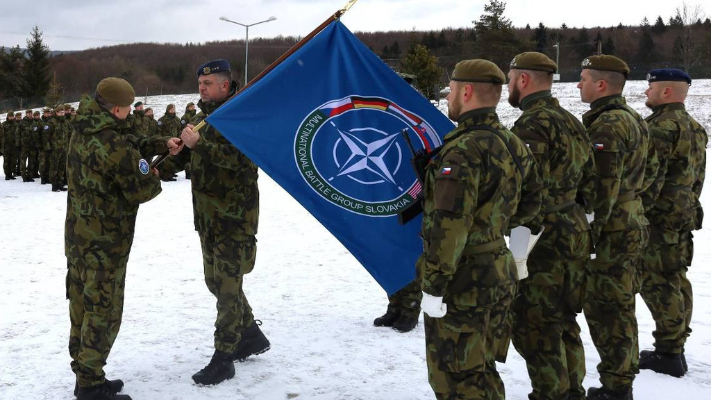 V Pobalt a na Slovensku se vystdali vojci. ei na vchodn kdlo NATO pinesou jin schopnosti