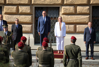 Ministryn obrany Jana ernochov jednala s ministrem obrany Itlie Guido Crosettem