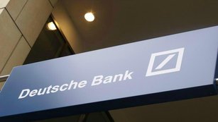 Problmy Deutsche Bank ve 13 grafech: Bl se udlost typu krachu Lehman Brothers?