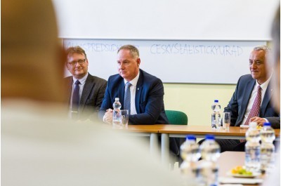 Ministr kolstv Petr Gazdk v Olomouci. Potkal se s uiteli i krajskmi radnmi