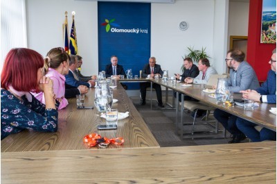 	Ministr kolstv Petr Gazdk v Olomouci. Potkal se s uiteli i krajskmi radnmi