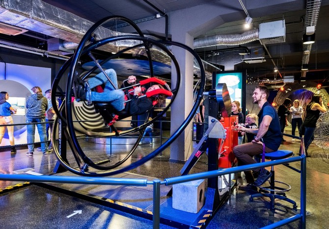 Užijete více než 400 interaktivních exponátů Absolvujete kosmonautický výcvik