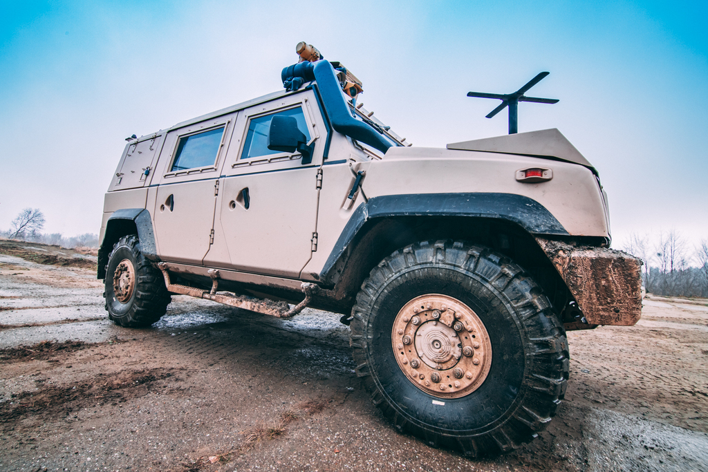 Strakonit vojci budou na misi v Lotysku vyuvat vozidla IVECO z dvodu plnn kol ochrany sil