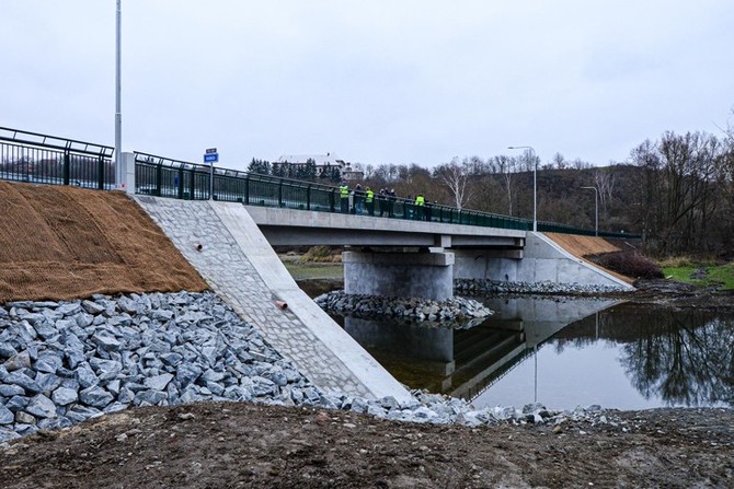 Opraven most (fotografie: M. Pecuch)