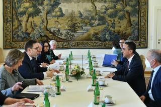 esk a italsk ministr se shodli ohledn poteby rozen EU o zpadn Balkn