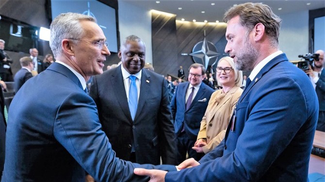 Ped summitem NATO ve Vilniusu jednali spojenci o klovch tmatech aliann obrany