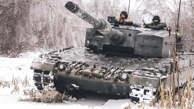 Tanky Leopard 2A4 proly zkrcenmi vojskovmi zkoukami, mohou bt zavedeny do vzbroje
