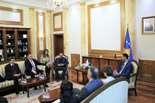 esk ministr zahrani spolen leny zahraninho vboru eskho parlamentu navtvili Kosovo