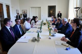 Ministr Jan Lipavsk jednal s lichtentejnskou ministryn zahraninch vc o Ukrajin a Rad EU 