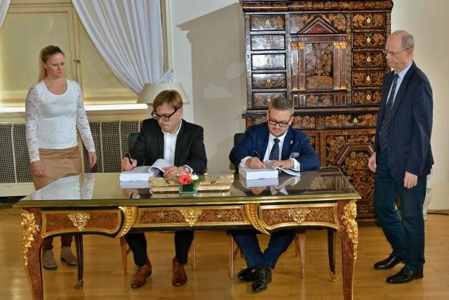MZV hostilo podpis smlouvy s vtzem soute na pavilon EXPO 2025