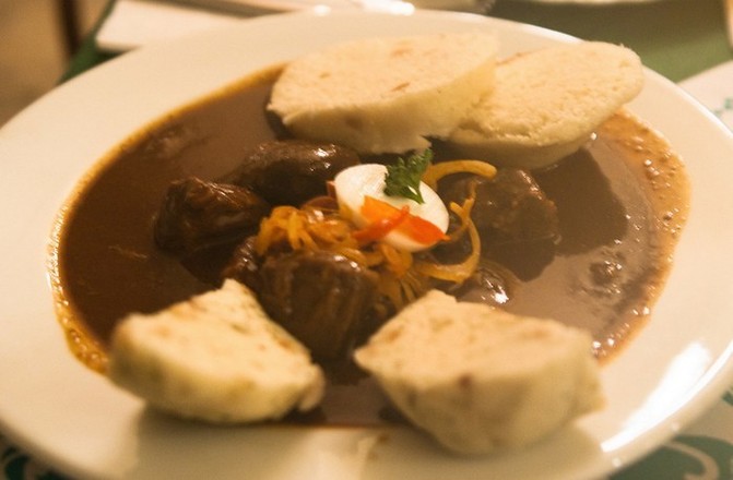 Guláš, to dávno není jen klasika od Recept na guláš nemusí být pouze z hovězího masa