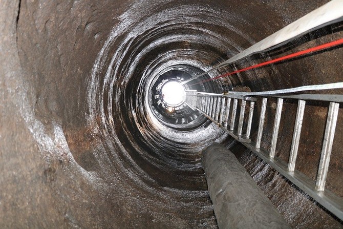 V centru Plzn nali archeologov stedovkou studnu