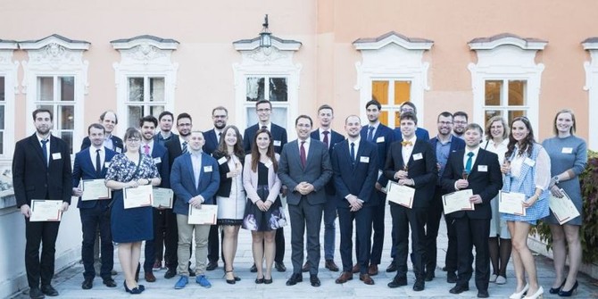 Mlad vdci byli ocenn na francouzskm velvyslanectv v Praze.