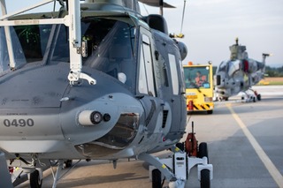 22. zkladna vrtulnkovho letectva dnes dostala z USA tak prvn vceelov vrtulnk UH-1Y Venom. Dohromady tak u m tyi nov americk vrtulnky systmu H-1. 