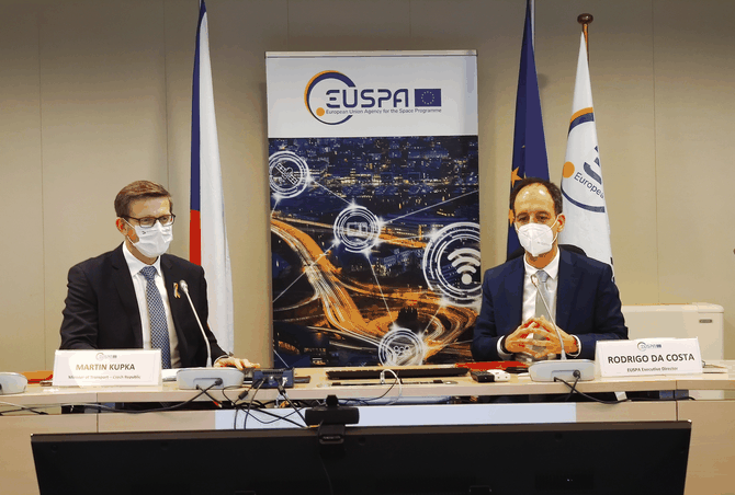 Dleit krok pro budoucnost kosmick agentury v Praze: Dodatek smlouvy j umon rst