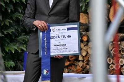 Zlat stuha a titul Vesnice Olomouckho kraje roku 2022 zdob Slatinice