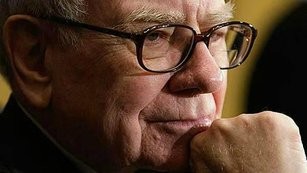 Buffett ped 15 lety varoval ped problmem, kter je nyn znovu na stole. Investoi se mohou split