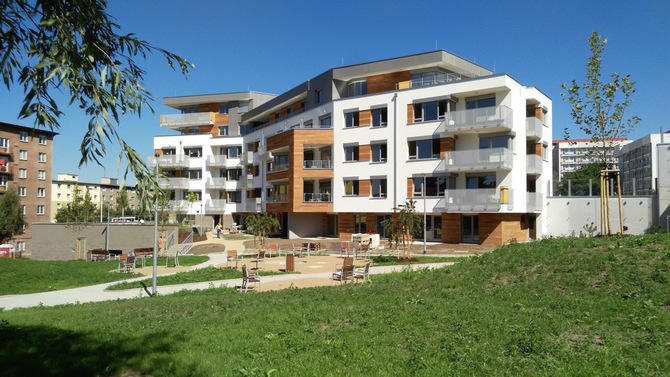 Největší projekt pasivního bydlení je zkolaudovaný v Hloubětíně