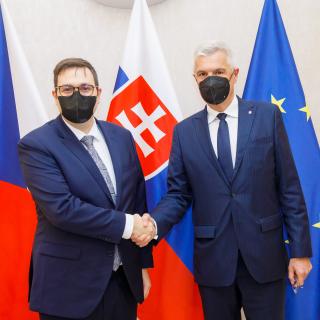 Ministr Lipavsk uskutenil svou prvn zahranin pracovn cestu do Bratislavy