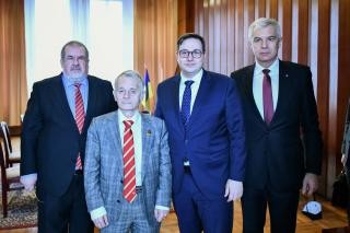 Za mimodn siln ministr Lipavsk oznail setkn s pedstaviteli Krymskch Tatar Mustafou Demilevem a Refatem ubarovem