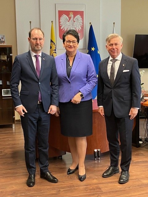Setkn velvyslance B. Danka s s vojvodkyn M. Jurek a honorrnm konzulem R v Opol A. urakowskm