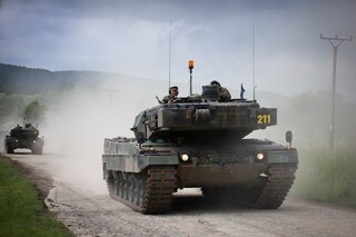 Tank Leopard pi pesunu na Le