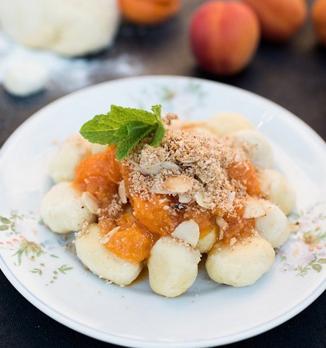 Recept na bramborové noky s meruňkami je snadný