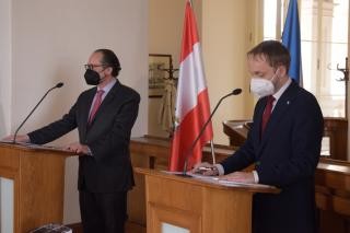 Cestovn naich oban je prioritou, shodl se ministr Kulhnek se svm rakouskm protjkem
